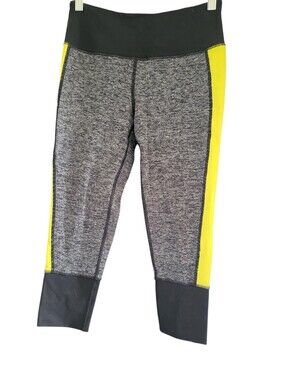 Victoria's Secret VSX Capri Leggings sz S